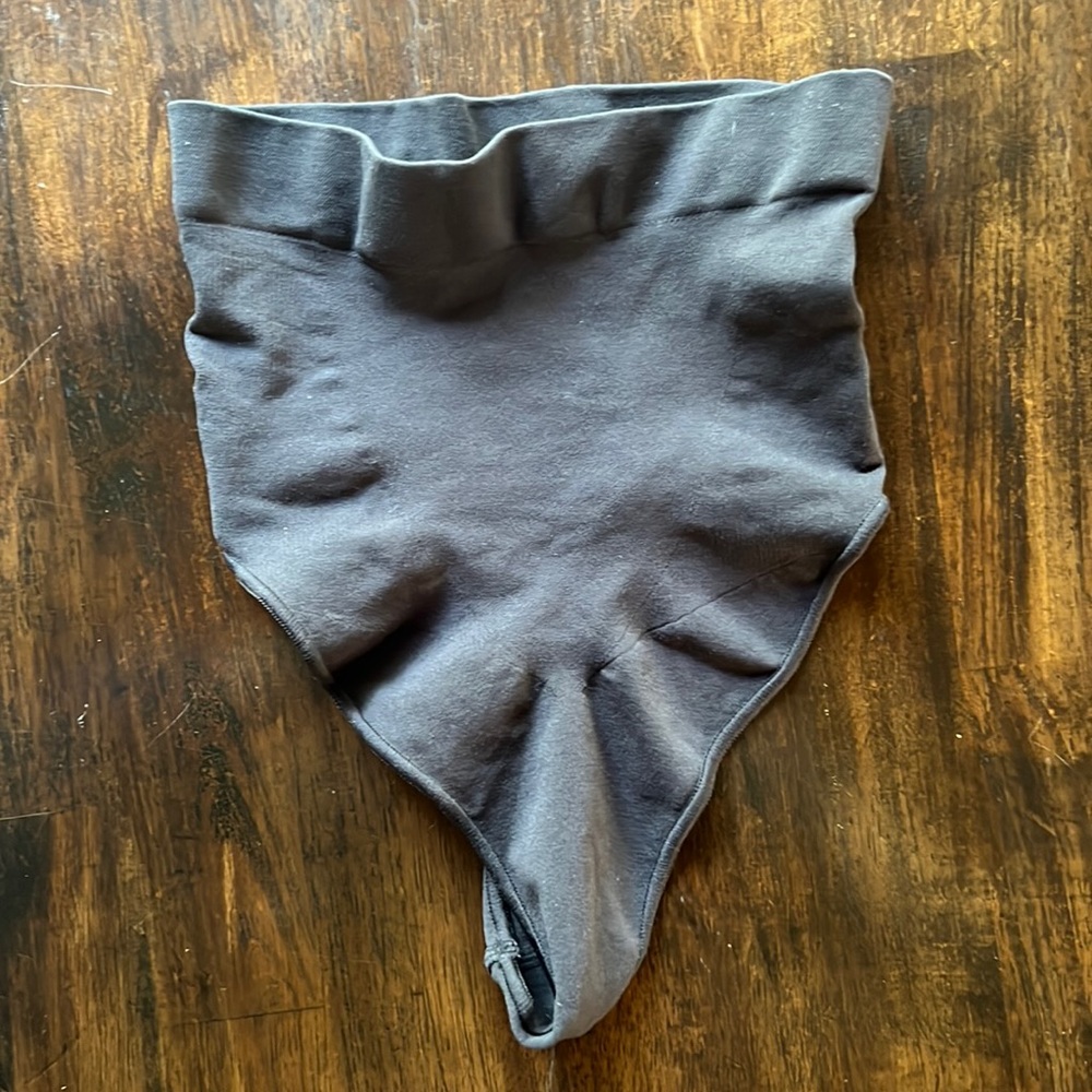 SKIMS NEW Mid Waist Sculpting Thong NWOT
